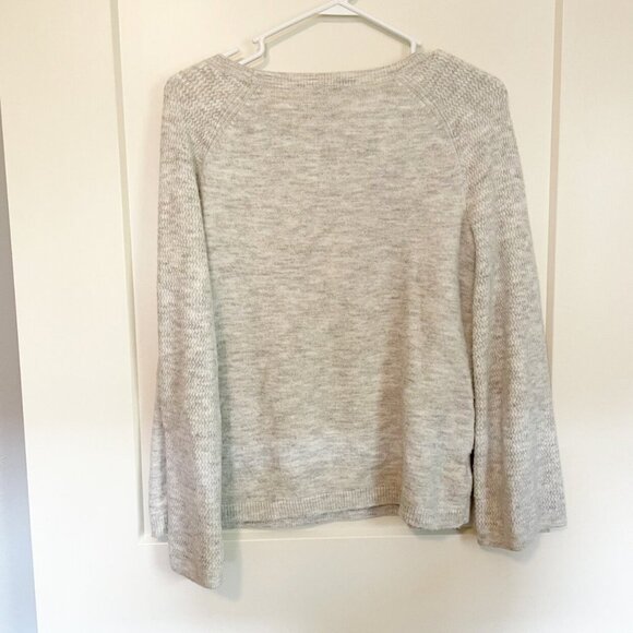 Women’s / Teen’s LOFT Gray Sweater Size MP - Picture 4 of 5
